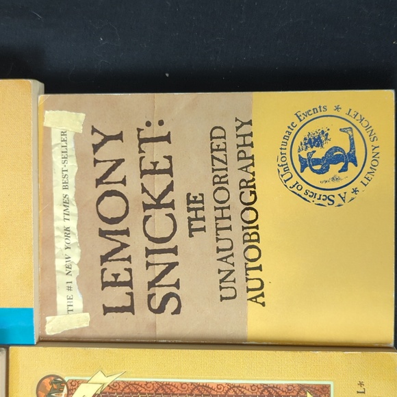 LOT OF 4 LEMONY SNICKET BOOKS 1 HARDBACK - Picture 5 of 10